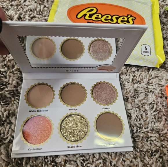 NEW Hipdot Reese's Makeup Set - Picture 3 of 9